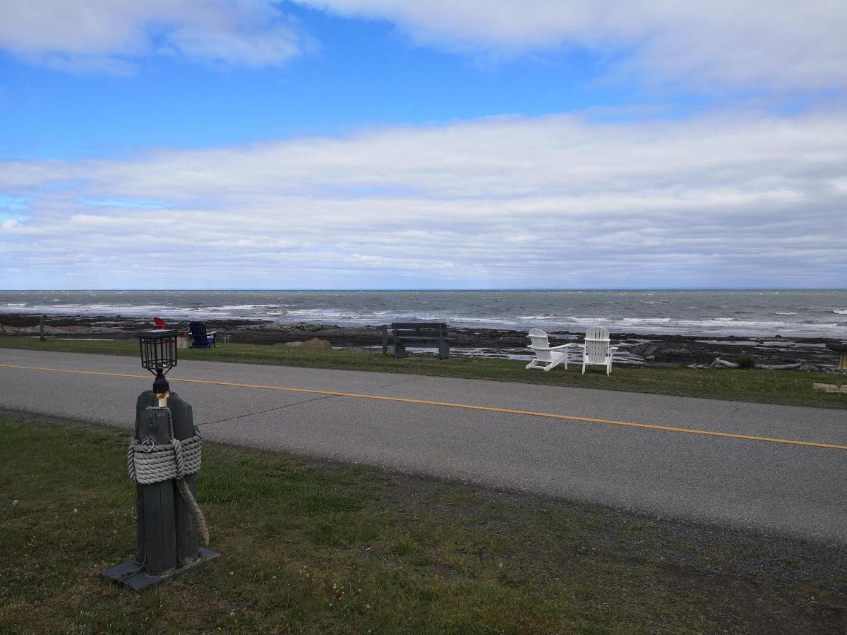 Les Cabines Du Phare Rimouski Exteriör bild